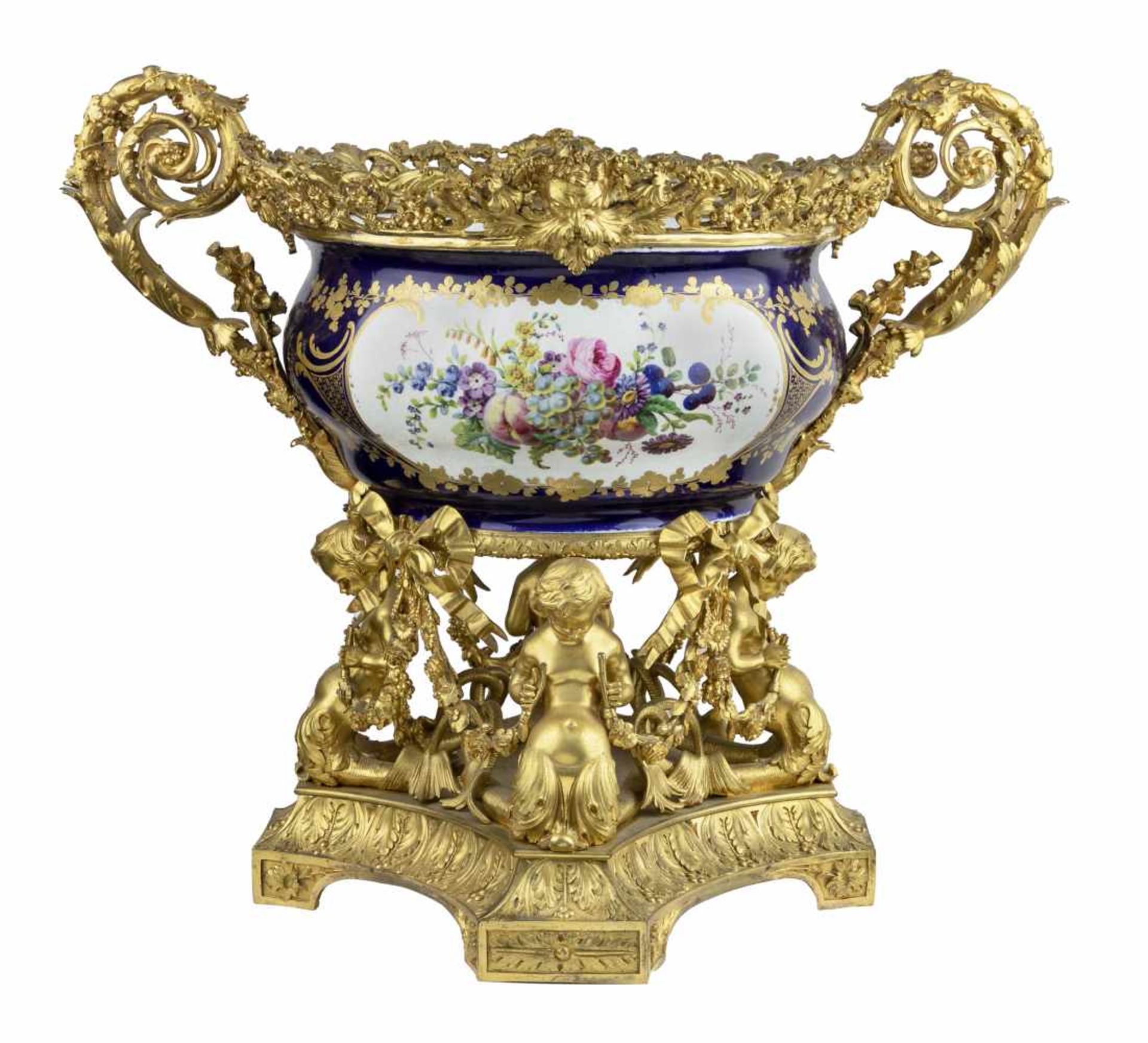 PORCELAINE DE SEVRES, France ca.1860Important centre de table d'Epoque Napoléon IIIEn porce