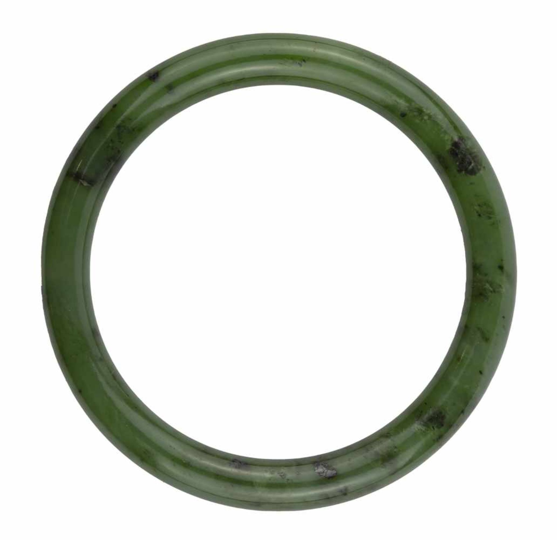 BRACELET JONC RIGIDEEn jade néphrite couleur vert.Poids : 44,5 gr - Diamètre : 6,5 cm</