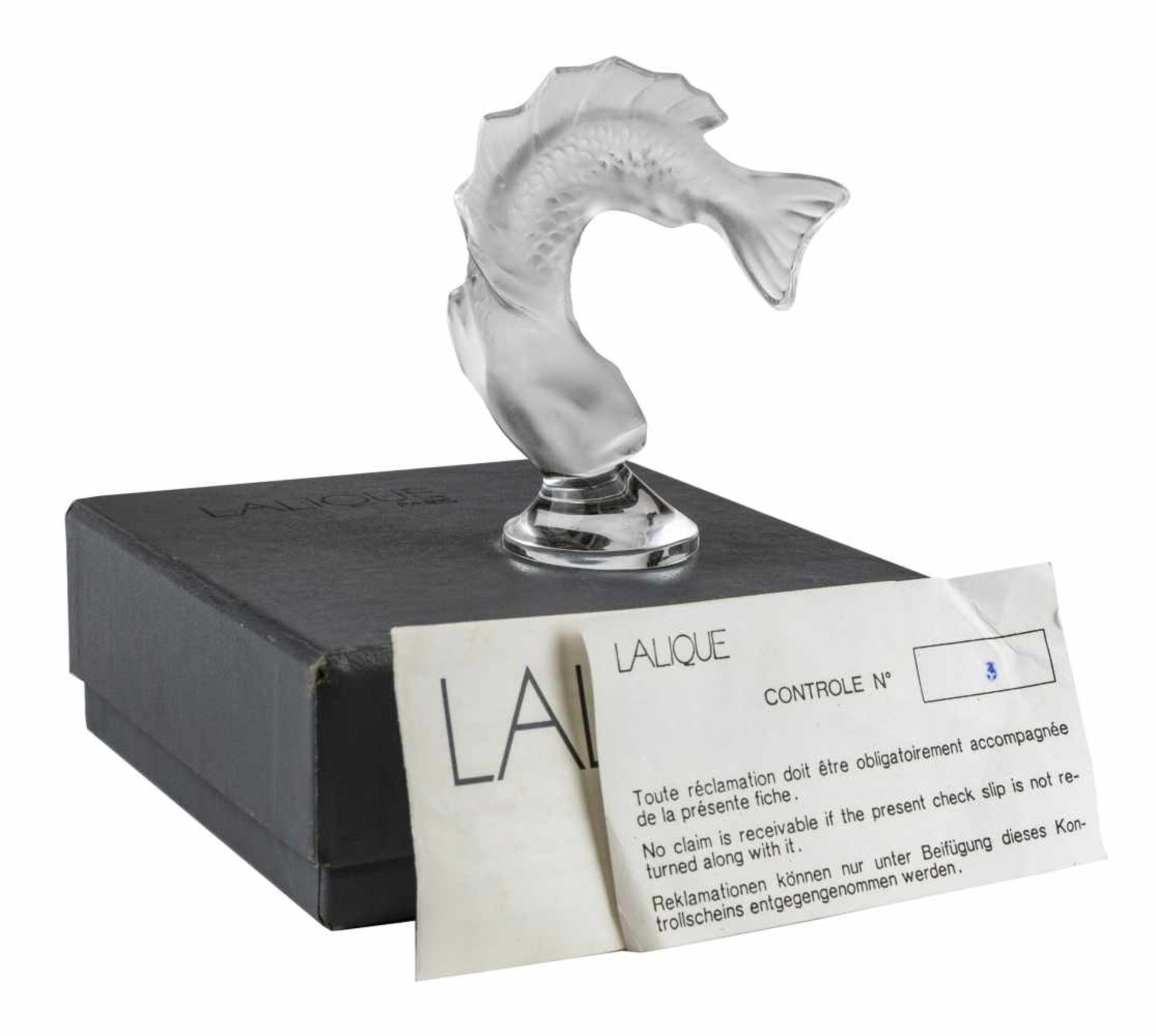 LALIQUE, ParisSculpture de poisson en verre moulé-pressé, signé "Lalique Cristal France" à