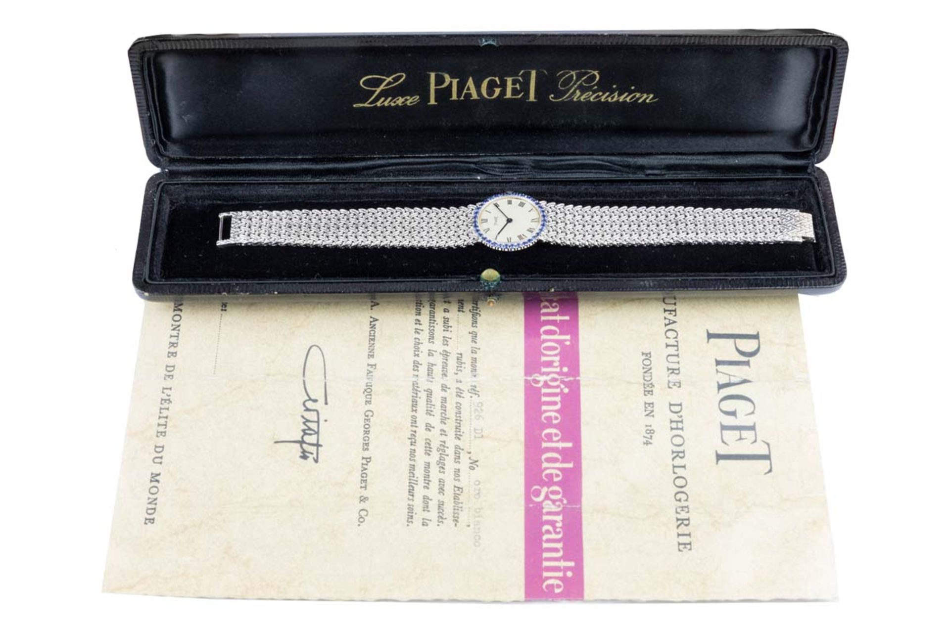 PIAGETMontre de dame extra plateEn or gris 18k (750), boîtier rond, lunette sertie de saphirs, - Image 2 of 2