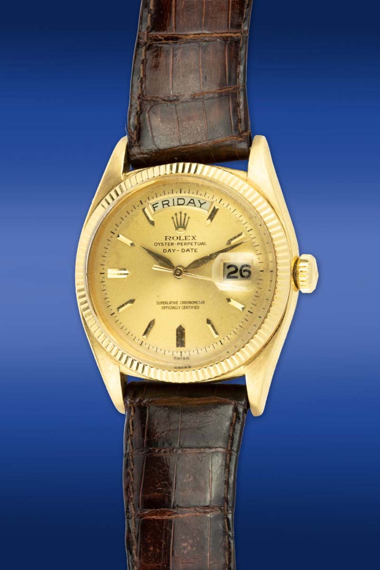 ROLEXDAY-DATE ref. 66118Belle montre bracelet en or N.46***14, boîtier rond, couronne et fond