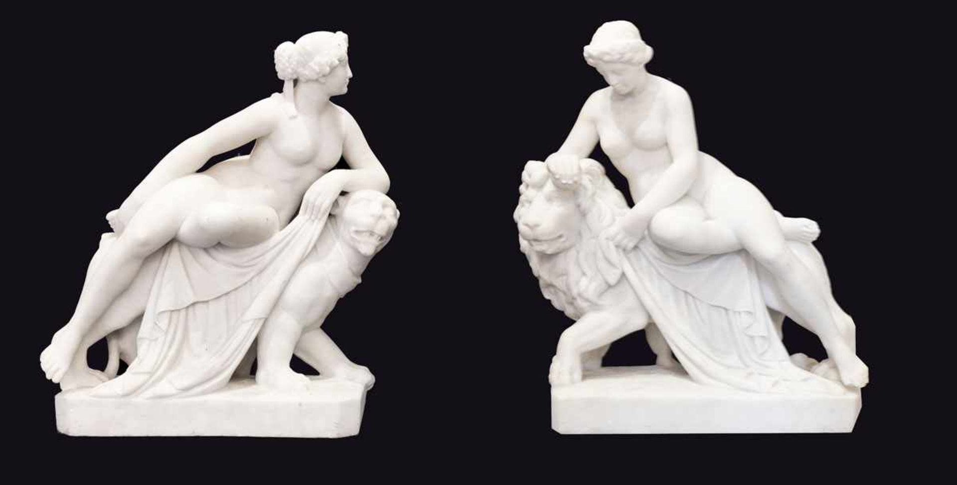 ITALIE, 19ème SIECLELes nymphesImportante paire de sculptures en marbre blanc de Carrare figurant