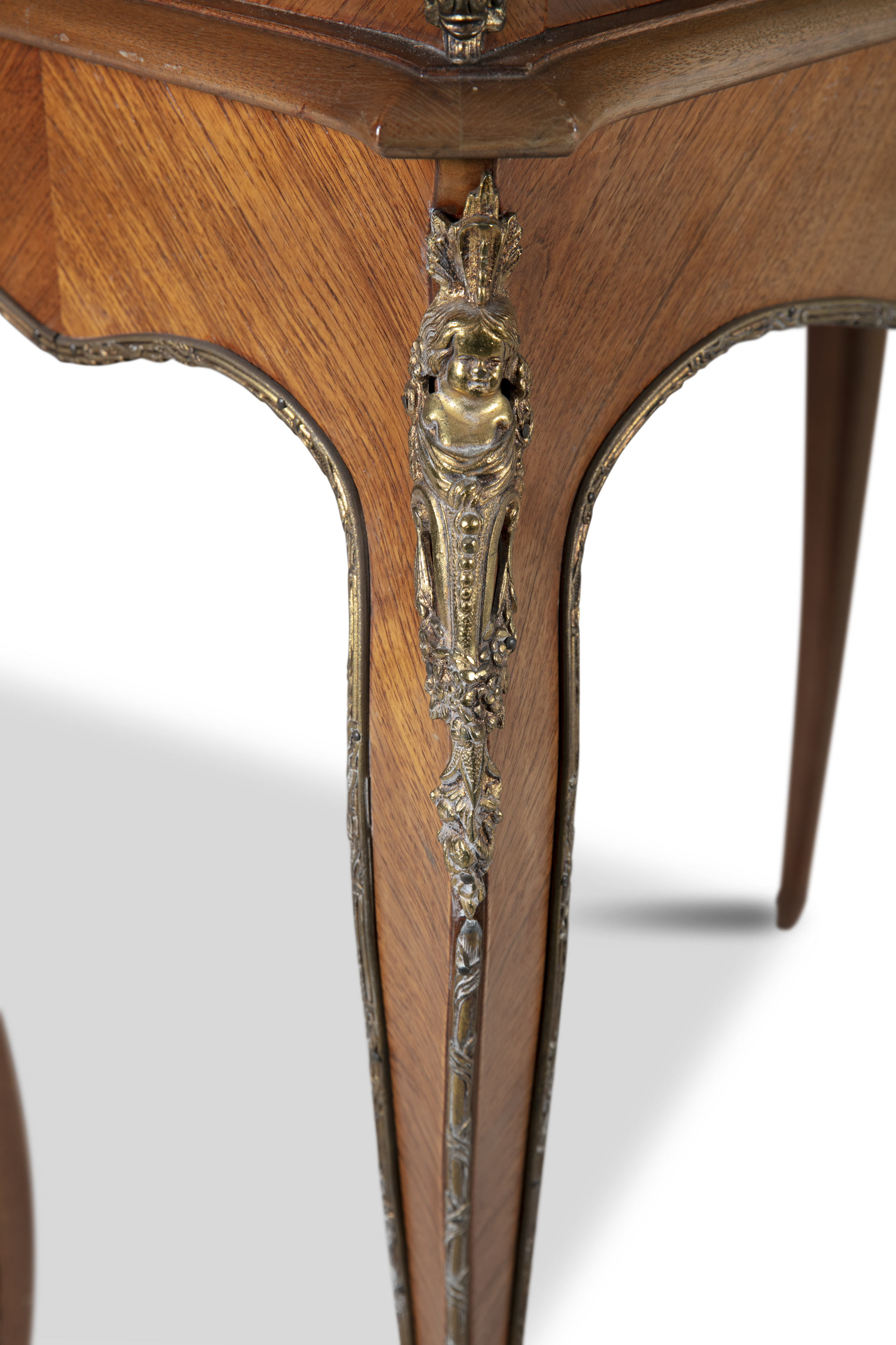 A LOUIS QUINZE STYLE KINGWOOD VITREEN, with arched top and swan neck pediment above a single - Image 3 of 3