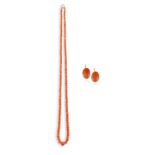 A CORAL BEAD NECKLACE WITH MATCHING EARRINGS, composed of a single row of graduating beads, to a