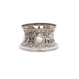 A SMALL IRISH SILVER DISH RING, Dublin 1917, mark of Sharman D Neill, the pierced body with vacant