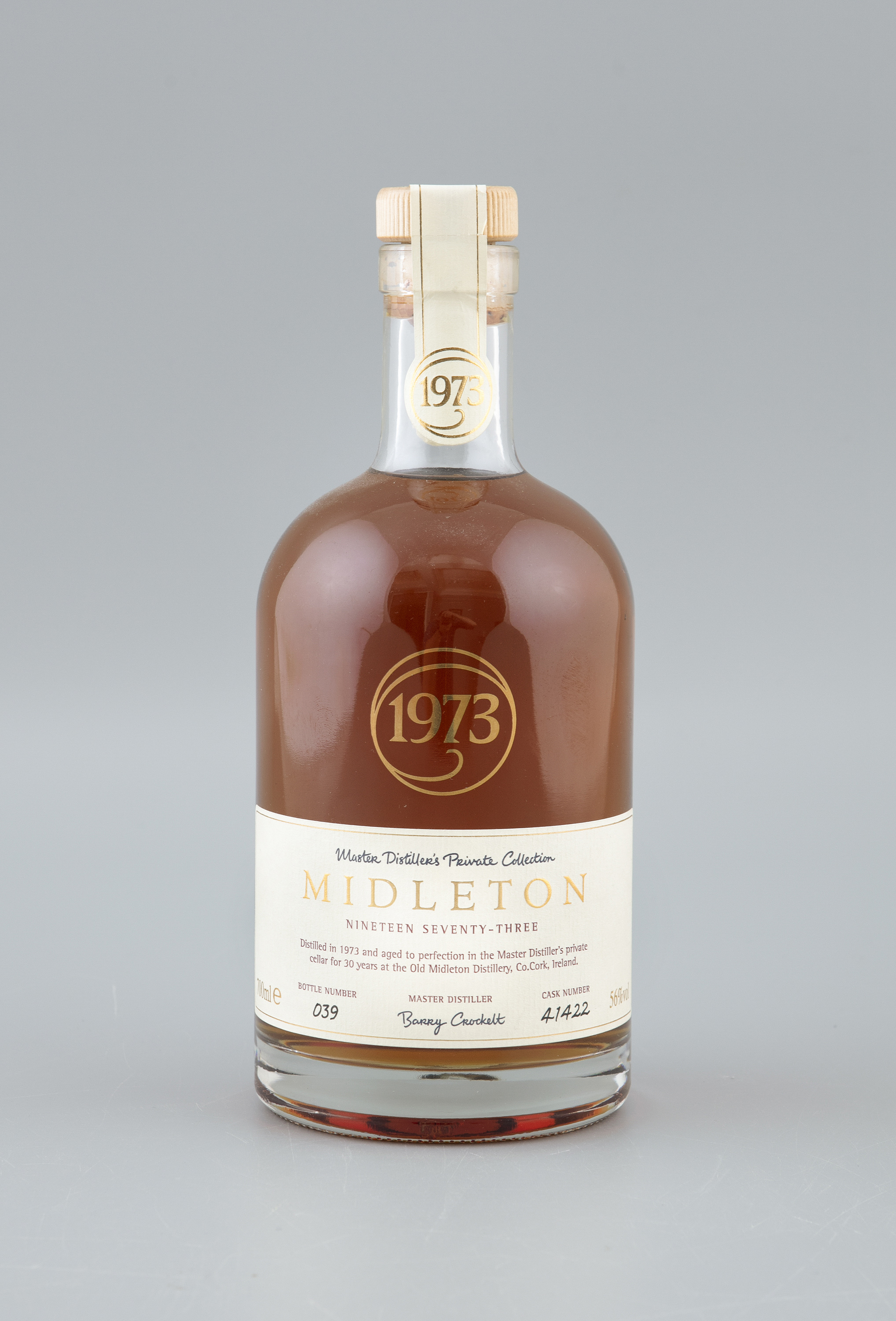 Midleton 25 Year Old Pure Pot Still Irish Whiskey 1 bottle in presentation case, bottle number 039 - Image 9 of 11