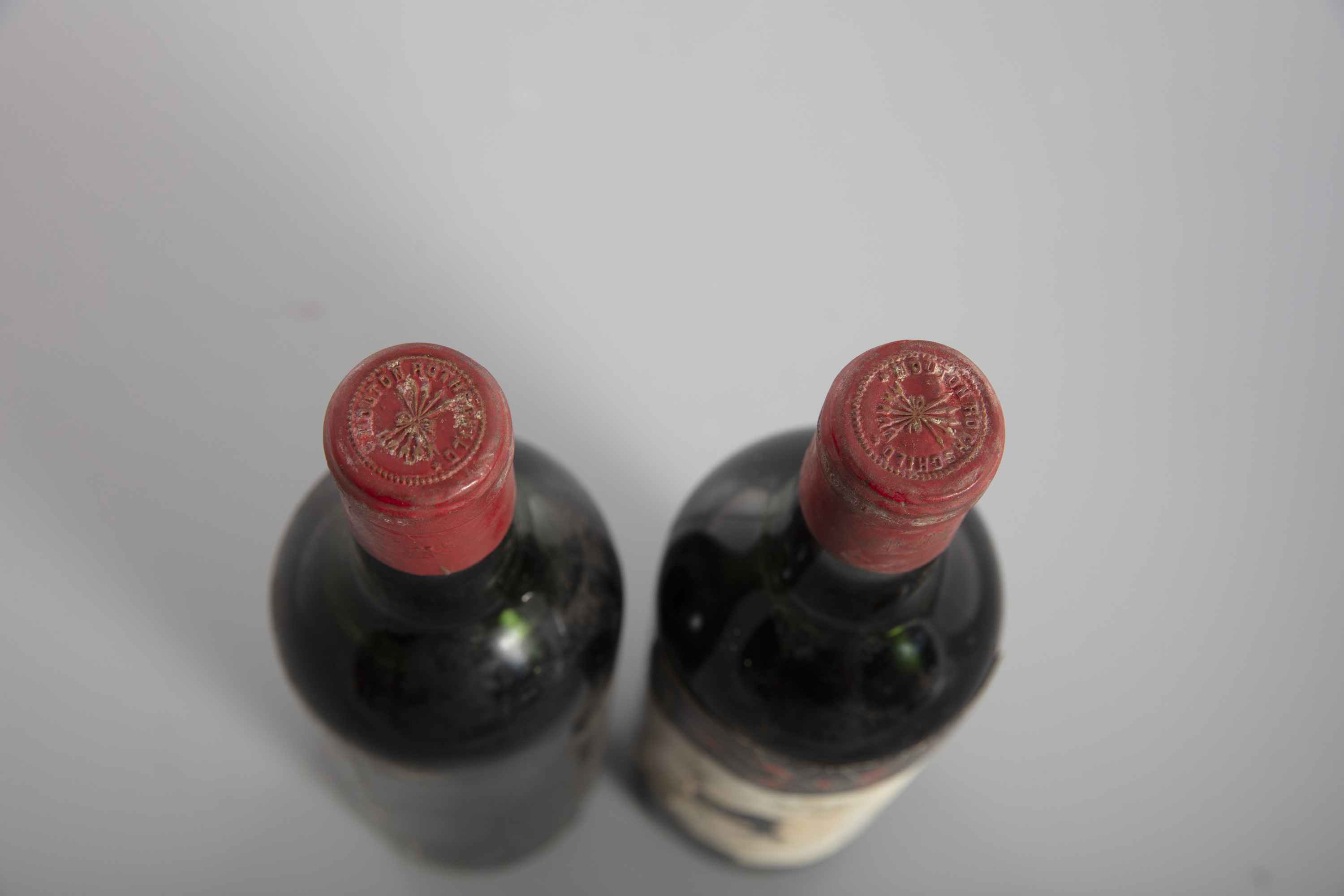 CHATEAU MOUTON ROTHSCHILD Pauillac, 1959 1 bottle and one unmarked - Image 3 of 7