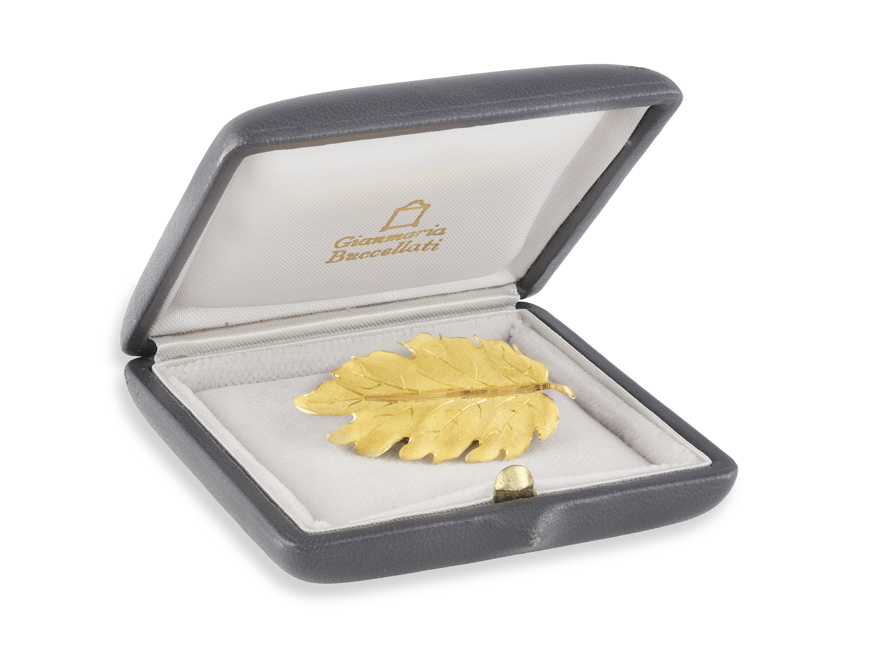 A GOLD 'FOGLIA' BROOCH, BY BUCCELLATI Designed as a delicate textured gold leaf, in 18K gold, signed - Image 2 of 3
