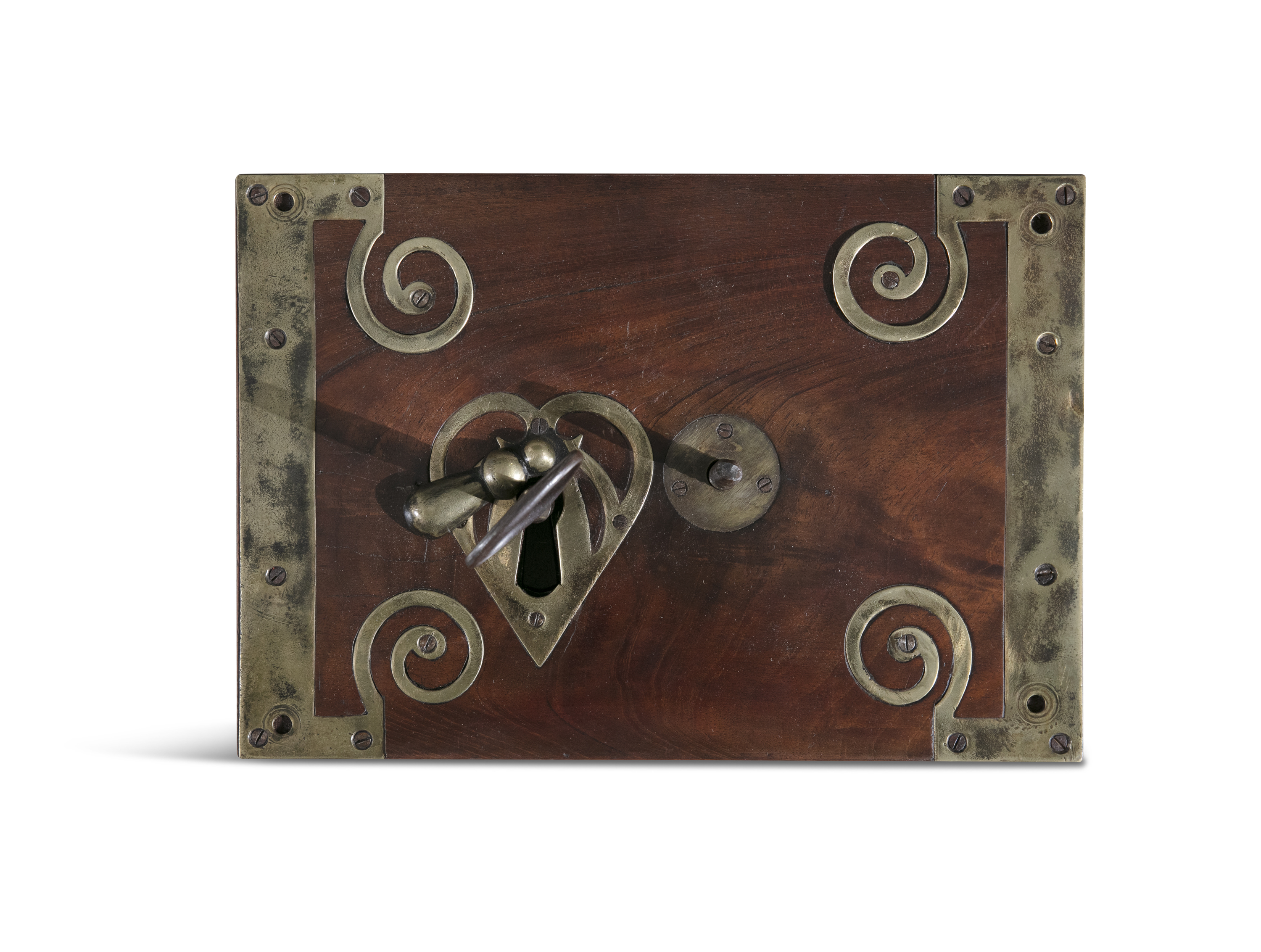 A GEORGE III MAHOGANY AND BRASS MOUNTED LOCK PLATE AND KEY, c.1800, of rectangular form, set to each