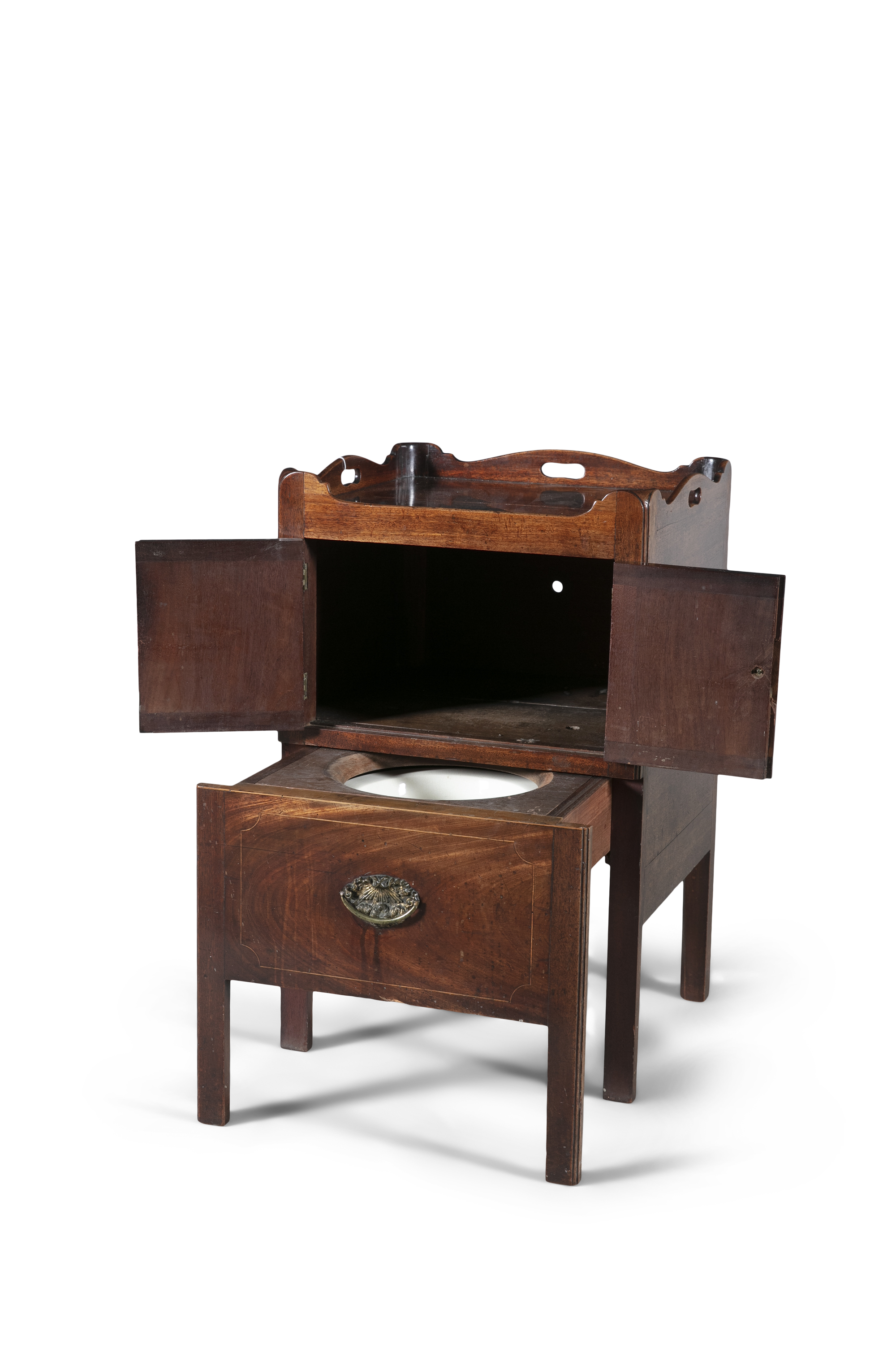 A GEORGE III MAHOGANY TRAY TOP COMMODE, with twin panel doors above a pull-out pot cupboard, on - Image 2 of 2