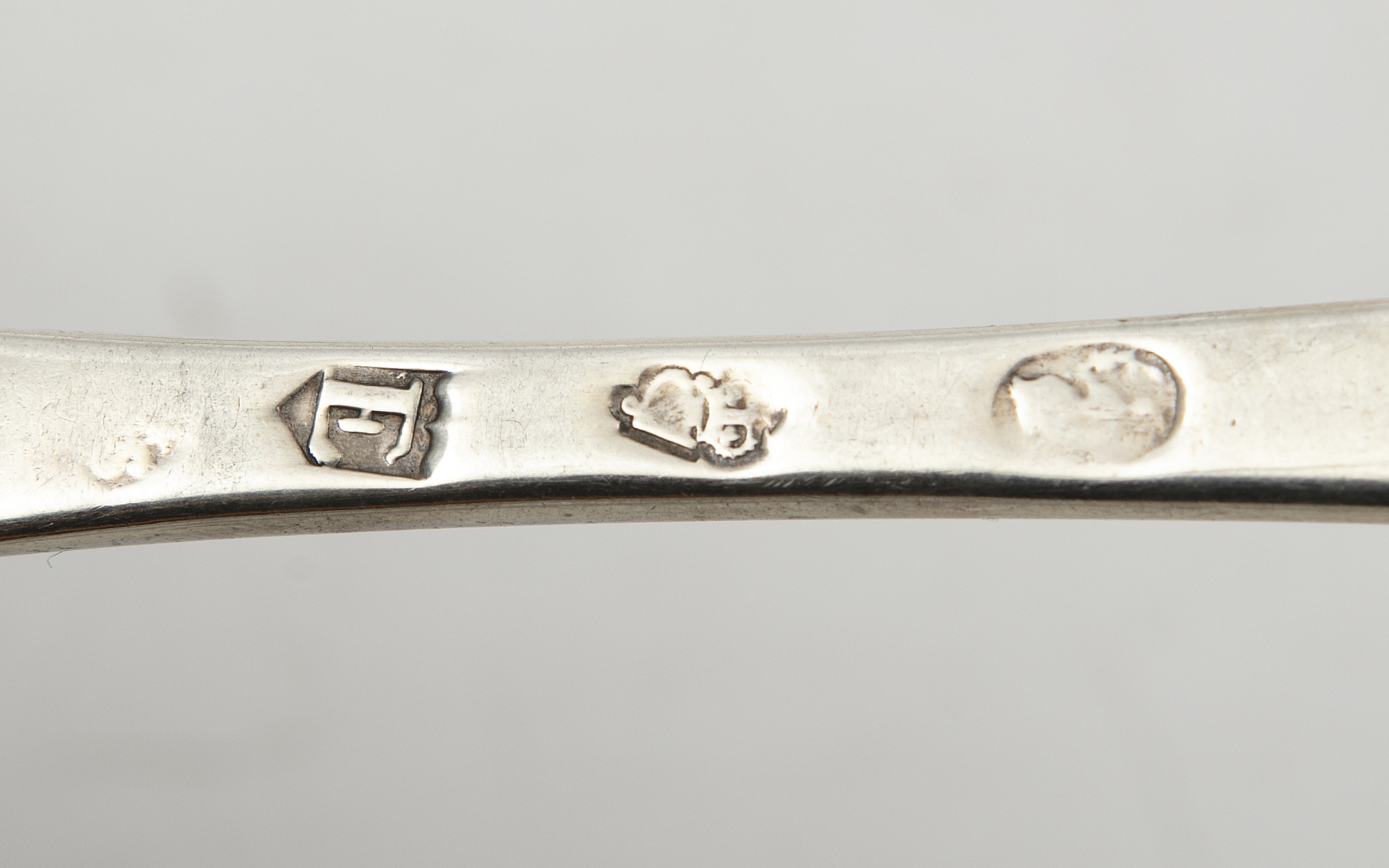 A SET OF TEN IRISH GEORGIAN SILVER HANOVARIAN PATTERN TABLE SPOONS, - seven Dublin c.1764, maker's - Image 3 of 4