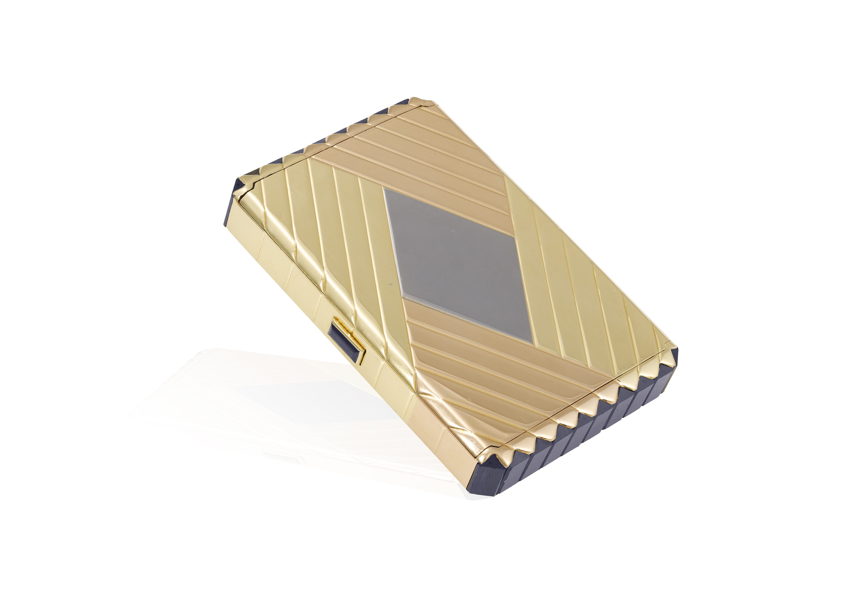 A RARE SAPPHIRE AND GOLD COMPACT, BY CHARLES HOLL, CIRCA 1945 The rectangular case composed of a - Image 5 of 5