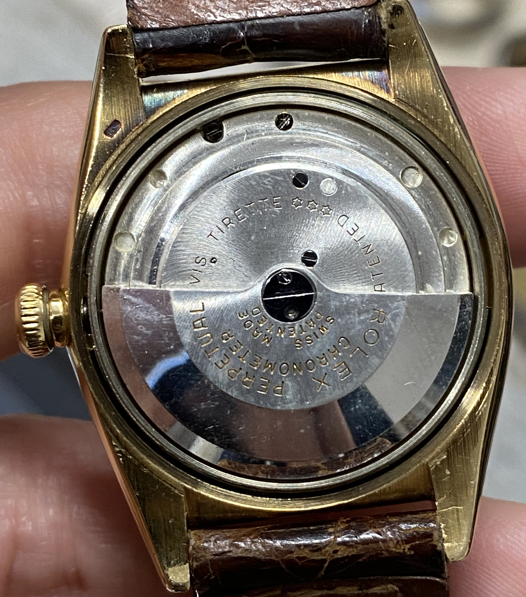 AN 18K GOLD 'BUBBLEBACK' WRISTWATCH, BY ROLEX, CIRCA 1945 17-jewel automatic movement, circular - Image 3 of 5