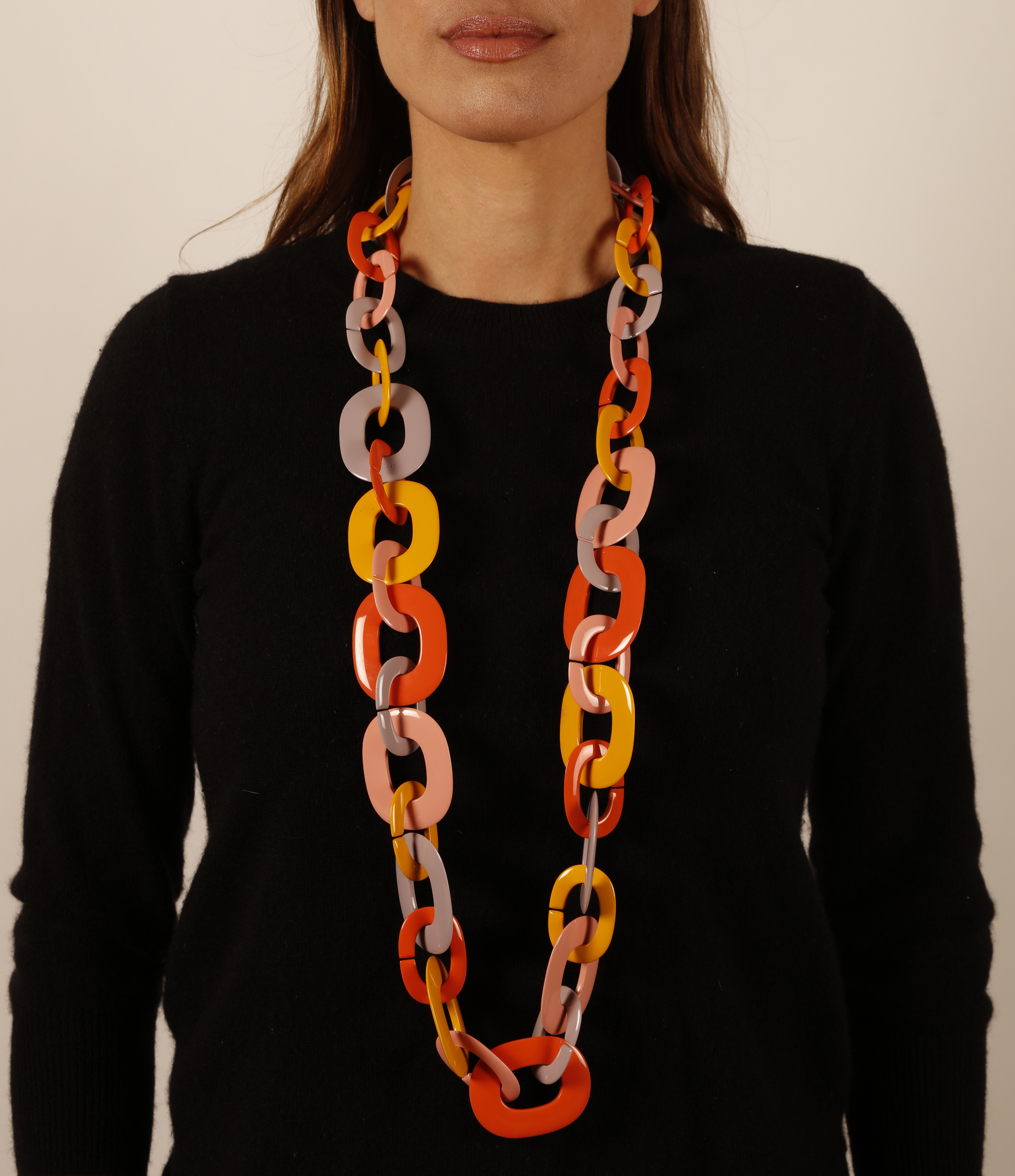A LONG 'DUNCAN' NECKLACE, BY HERMÈS, CIRCA 2015 Composed of a series of graduated lacquered - Image 4 of 4