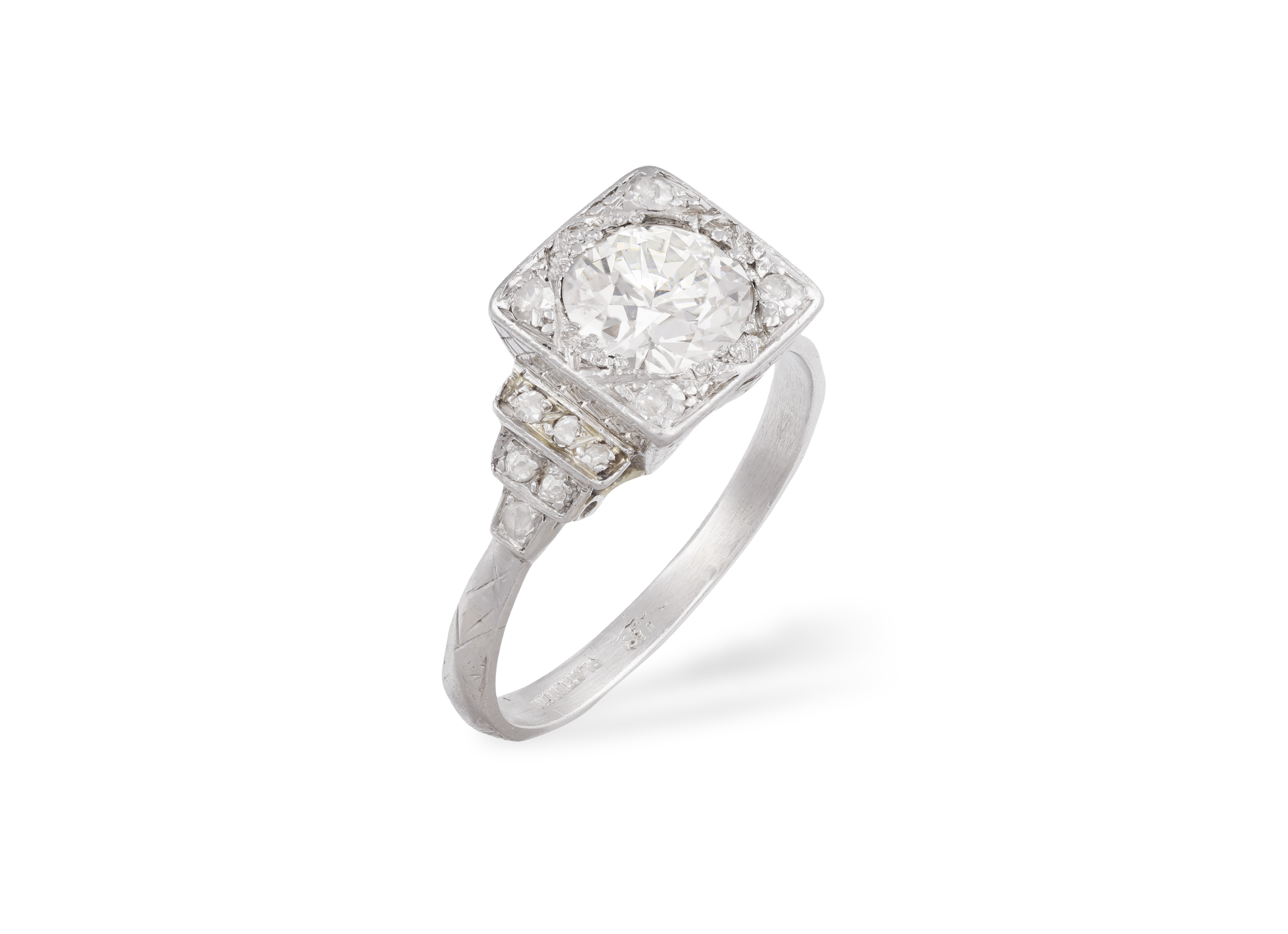 AN EARLY 20TH CENTURY SINGLE-STONE DIAMOND RING The old European-cut diamond at the centre - Image 2 of 3