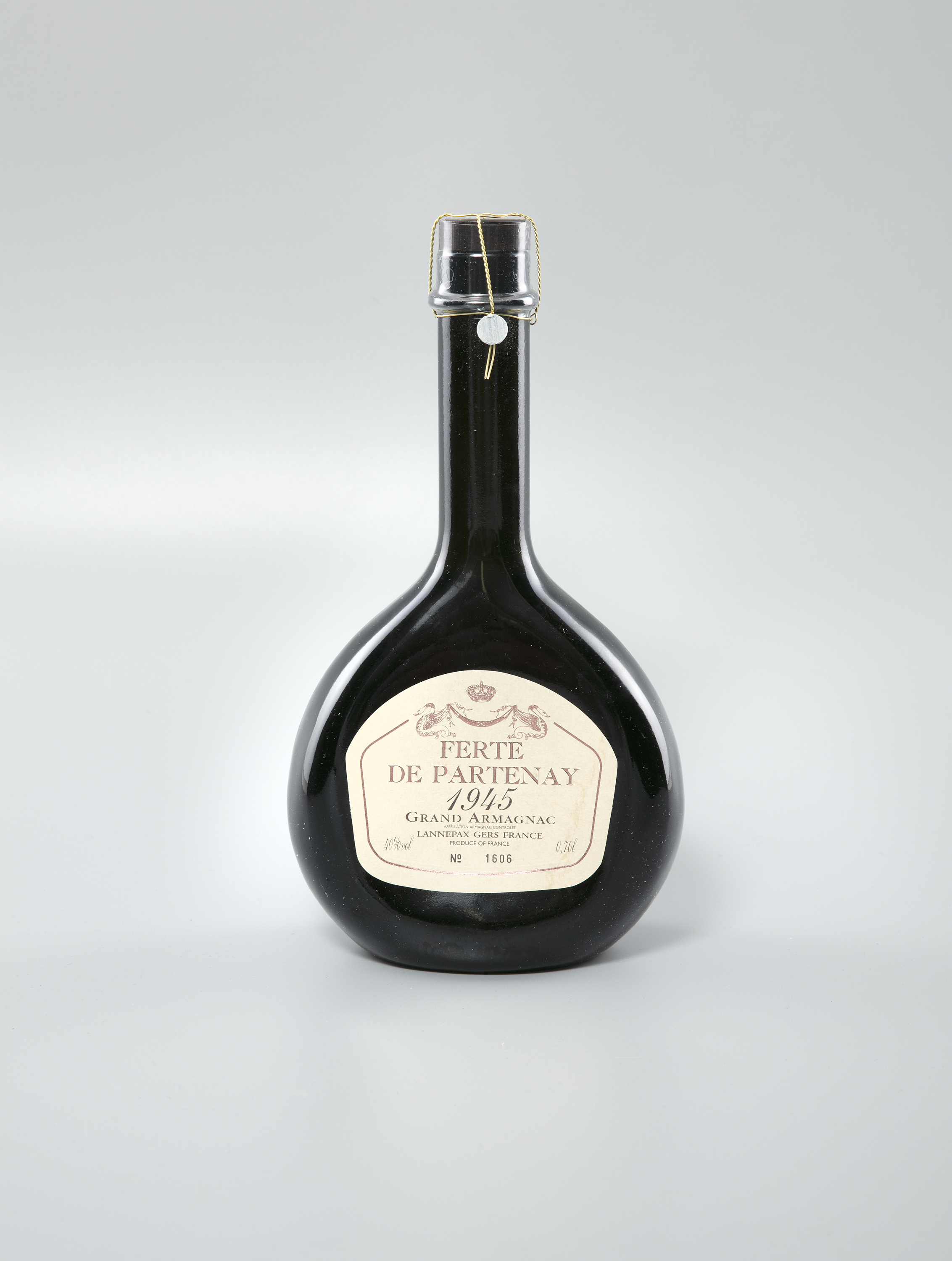 FERTE DE PARTENAY 1945 1 bottle, in original presentation case - Image 4 of 8