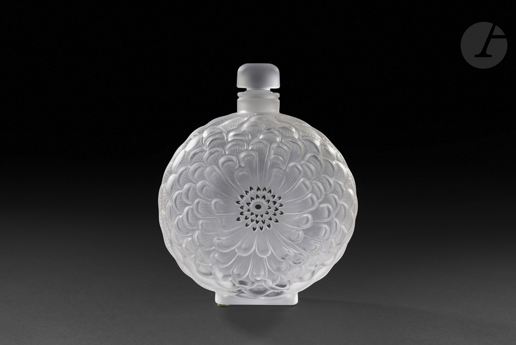 MAISON LALIQUE D'APRÈS UN MODÈLE DE RENÉ LALIQUE (1860-1945) Dahlia, modèle créé le [9 avril 1931]