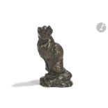 THOMAS FRANÇOIS CARTIER (1879-1943) Chat assis Sculpture. Épreuve en bronze patiné brun nuancé.