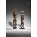 Un couple de statuettes homme et femme, dites " archaïques ". Toussian (aire Sénoufo), Burkina