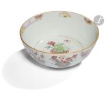 CHINE, Compagnie des Indes - Époque QIANLONG (1736 - 1795) Bol en porcelaine émaillée polychrome