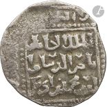 AYYOUBIDES 10 dirhams d'argent dont 2 fragments, de la première moitié du VIIe siècle de l'Hégire,