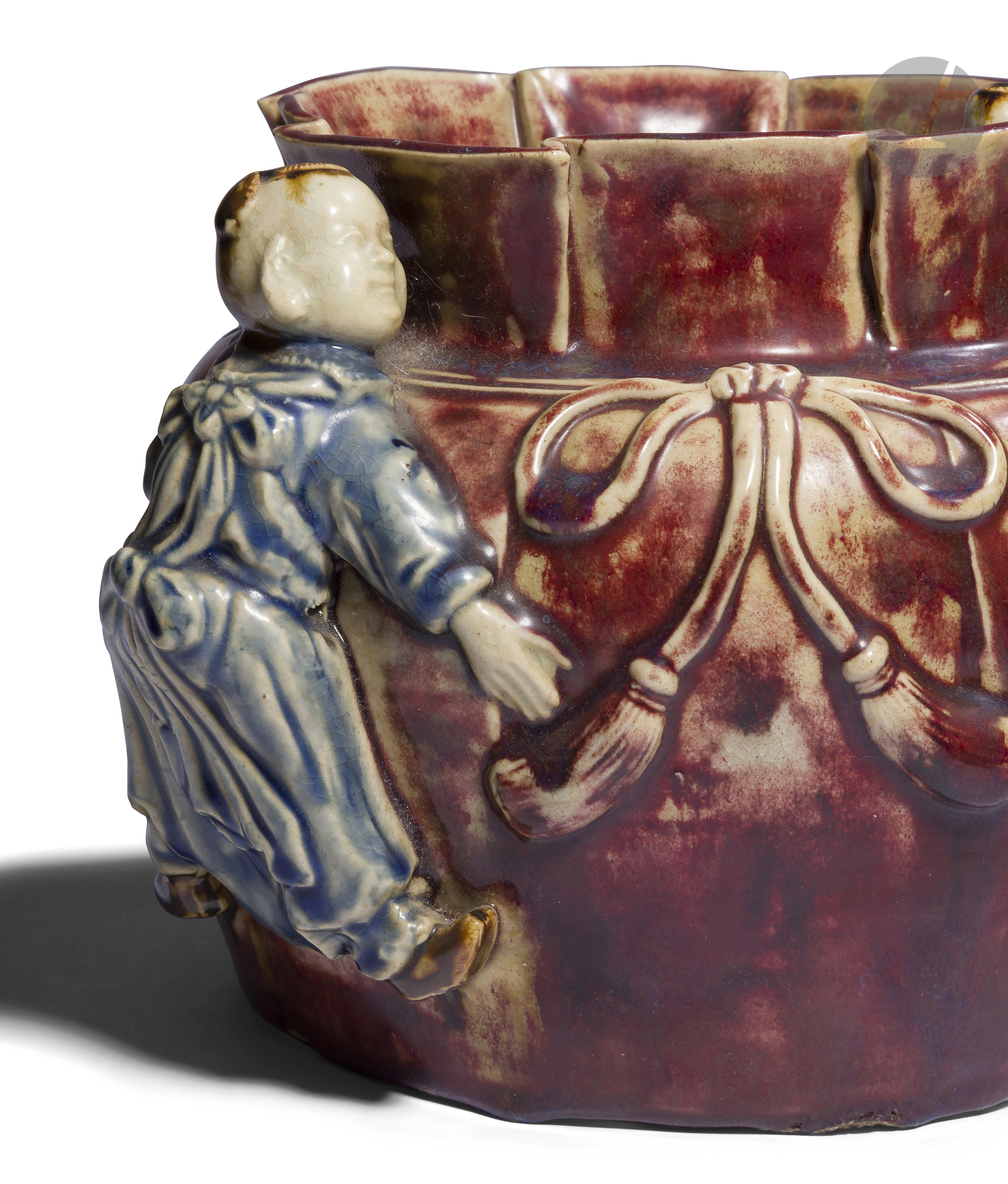 CHINE - XIXe siècle Pot formant bourse ouverte en porcelaine émaillée en rouge de cuivre et bleu - Image 2 of 2