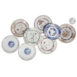 CHINE, Compagnie des Indes - XVIIIe siècle Ensemble de cinq assiettes en porcelaine émaillée