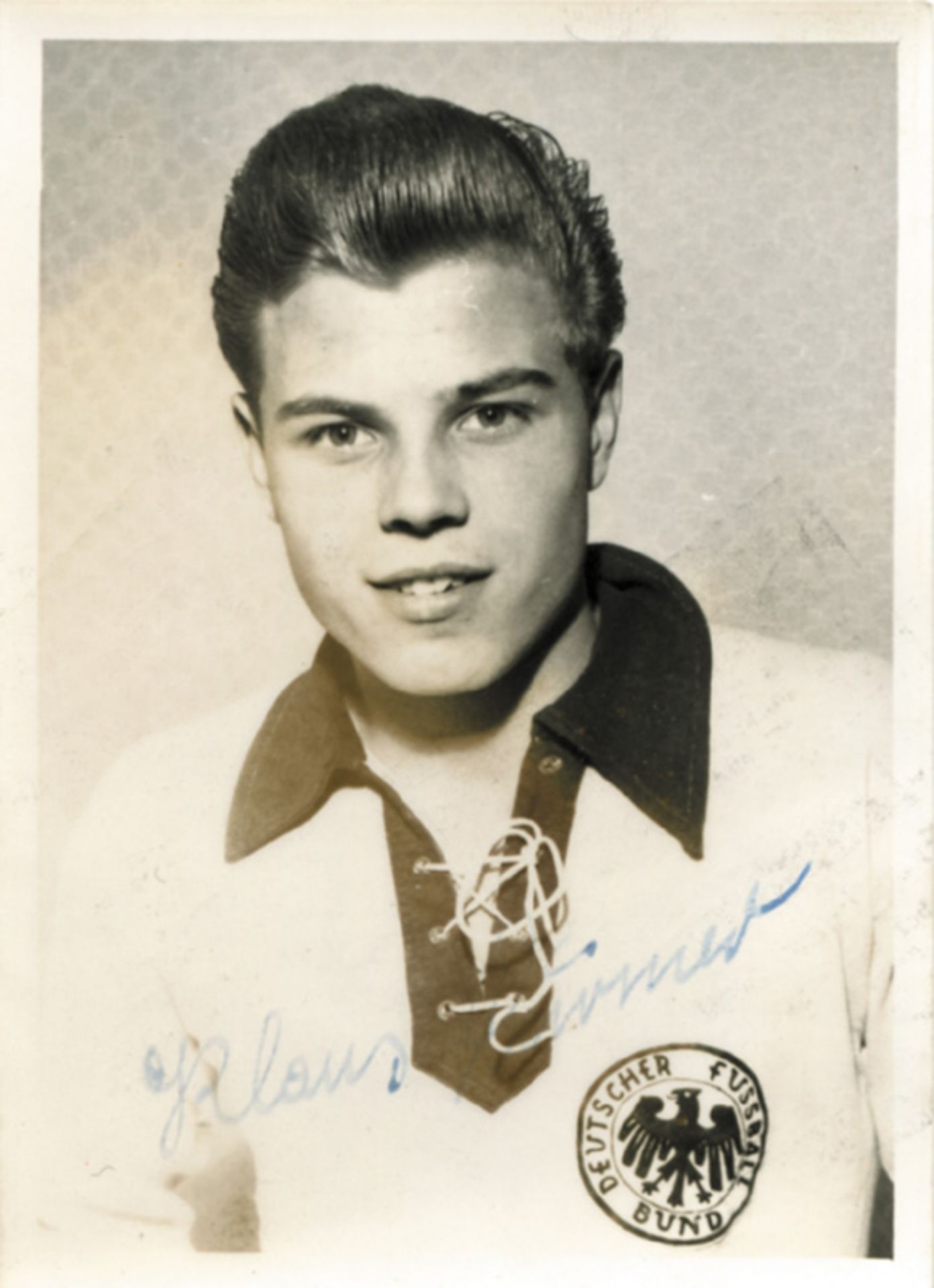 Autograph Football Germany Klaus Stürmer -Stürmer, Klaus - (1935-1971) s/w-Foto mit 2