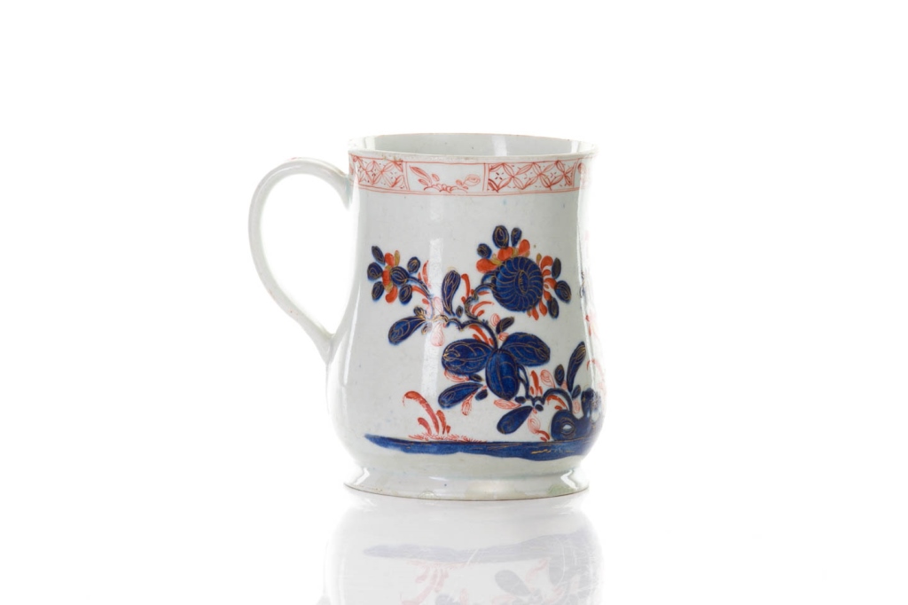 18TH C BOW PORCELAIN TANKARD