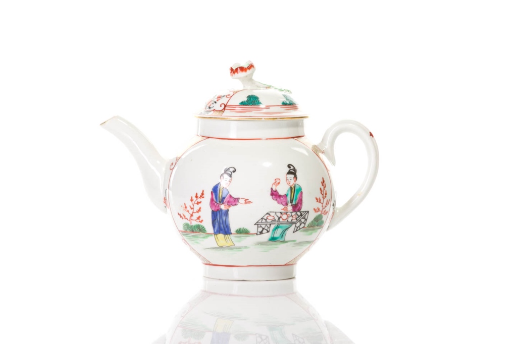 18TH C. DR. WALL WORCESTER CHINOISERIE TEA POT - Image 3 of 6