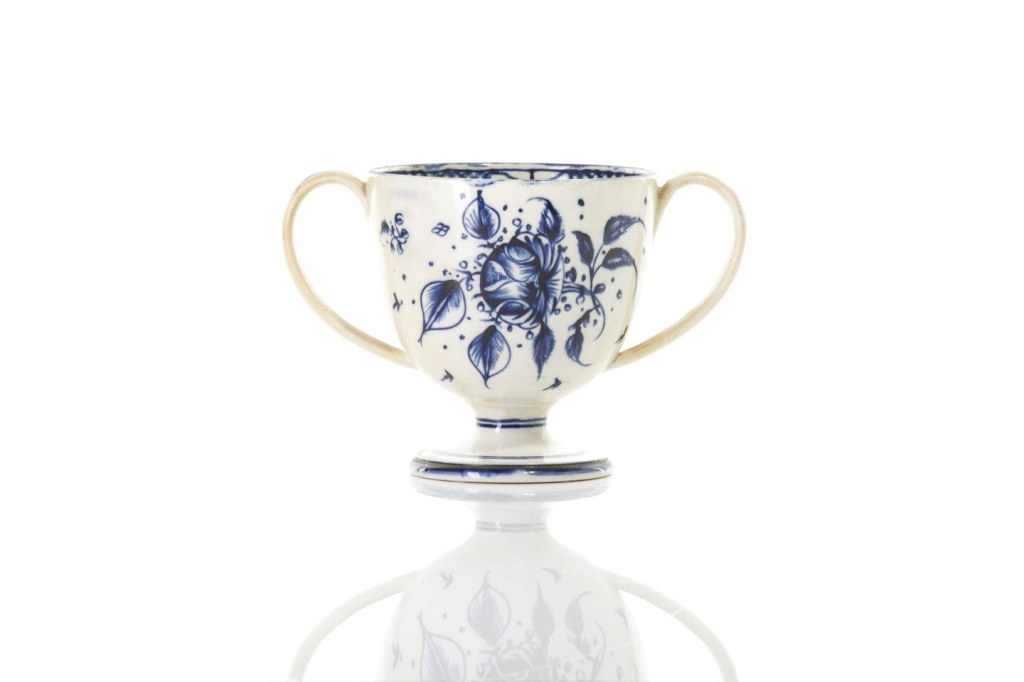 18TH C ENGLISH PEARLWARE TWO HANDLED LOVING CUP - Image 2 of 7