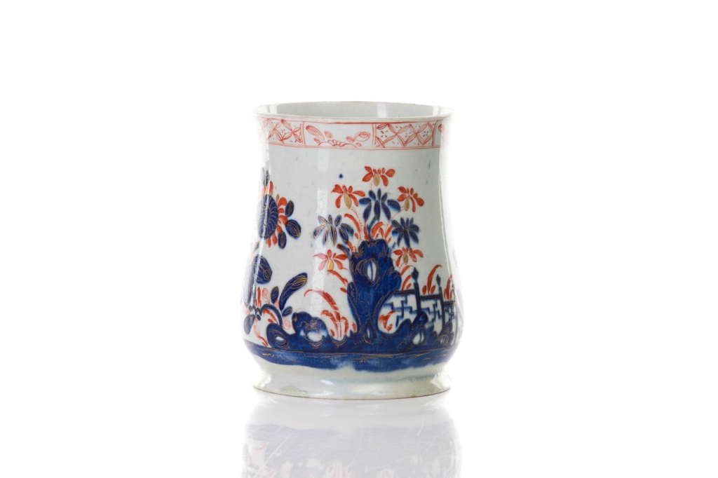 18TH C BOW PORCELAIN TANKARD - Image 3 of 5