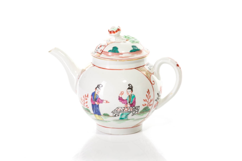 18TH C. DR. WALL WORCESTER CHINOISERIE TEA POT - Image 2 of 6