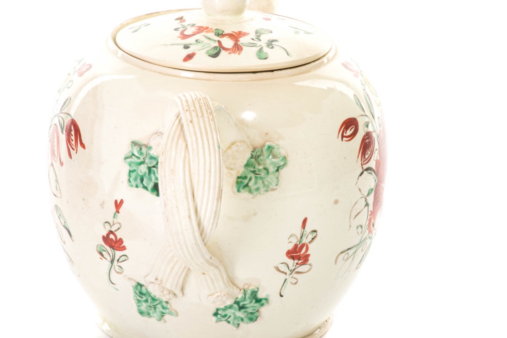 18TH C LEEDS CREAMWARE POTTERY TEAPOT - Image 4 of 5