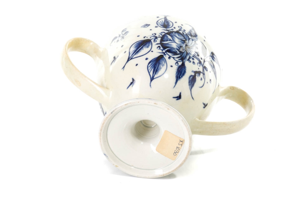 18TH C ENGLISH PEARLWARE TWO HANDLED LOVING CUP - Image 7 of 7