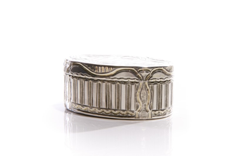 18TH C CONTINENTAL SILVER SNUFF BOX, 82g - Image 2 of 2