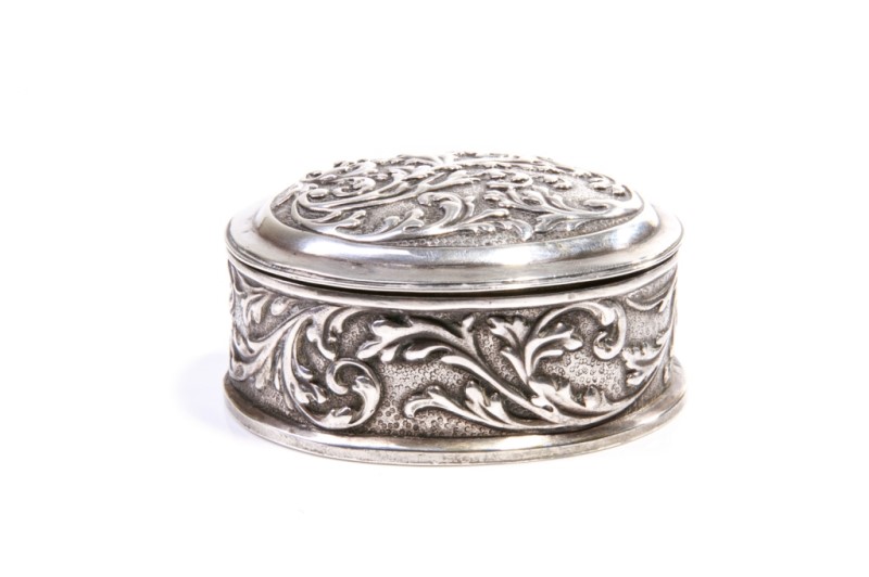 19TH C GERMAN SILVER SNUFF BOX, 117g