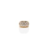 18K GOLD AND DIAMOND RING, 10.5g