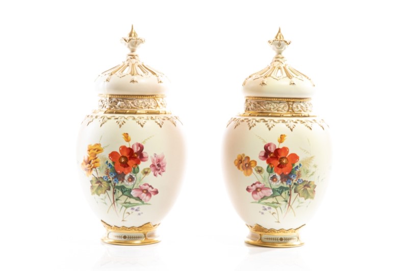 PAIR OF CONTEMPORARY WORCESTER PORCELAIN VASES - Image 2 of 2