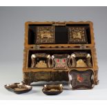 Caja de juego de madera lacada y dorada. Trabajo cantonés para la exportación, h. 1850.