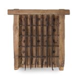 Ventana de hierro con marco de madera. Trabajo español o portugués, S. XVI