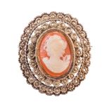 Broche portugués S.XIX con camafeo de dama de concha bicolor con doble orla marcasitas