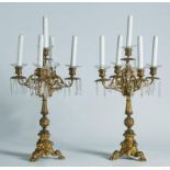 Pareja de candelabros en bronce dorado estilo Luis XV, S. XIX.