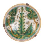 Plato de cerámica con decoración polícroma de la serie del pino.Puente del Arzobispo, pp. del S. XIX