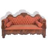 Sofa isabelino de madera de caoba tallada.Trabajo español, S. XIX