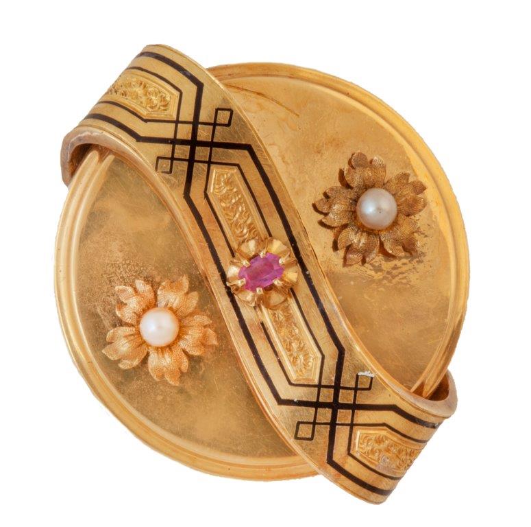 Broche circular S. XIX con dos flores de perlas finas laterales