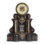 Reloj de sobremesa en mármol con aplicaciones de bronce.Francia, primer tercio del S. XIX.