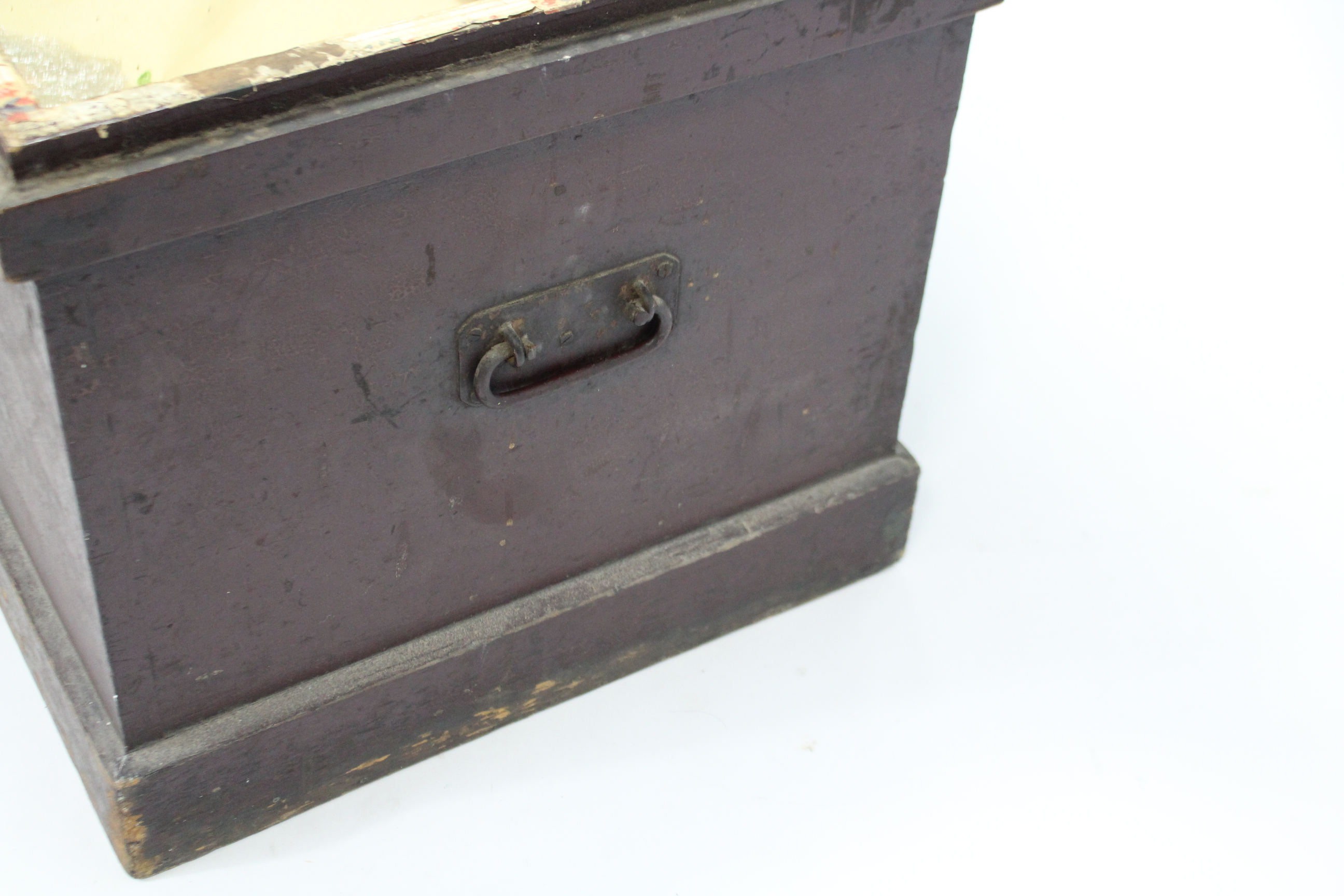 A Victorian painted pine storage trunk with hinged lift-lid, wrought-iron side handles, & on - Image 3 of 3