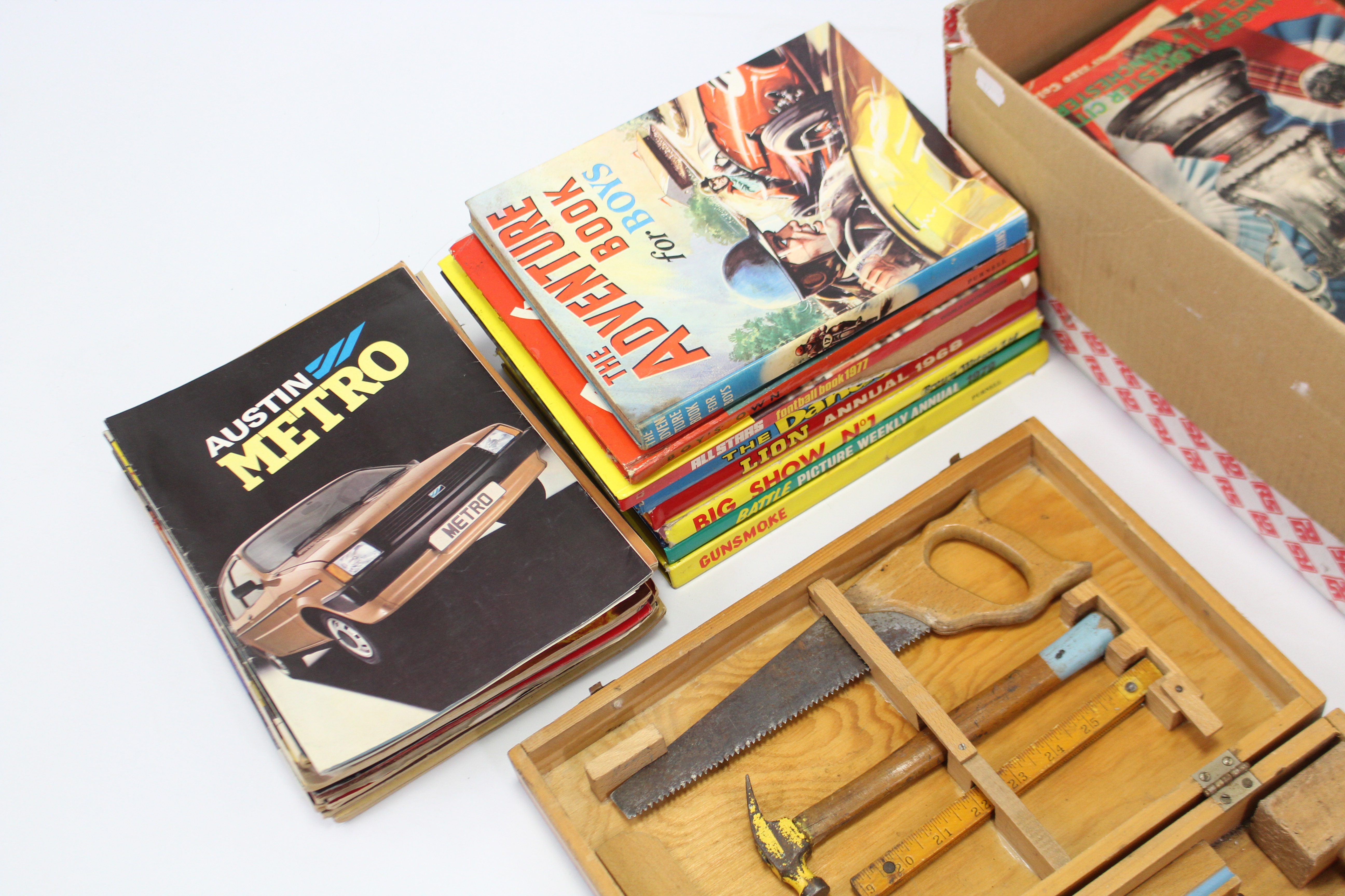 A child’s eleven-piece part tool kit with case; together with various children’s annuals & - Image 5 of 7