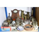 Various items of decorative china, pottery, glassware, etc., part w.a.f.